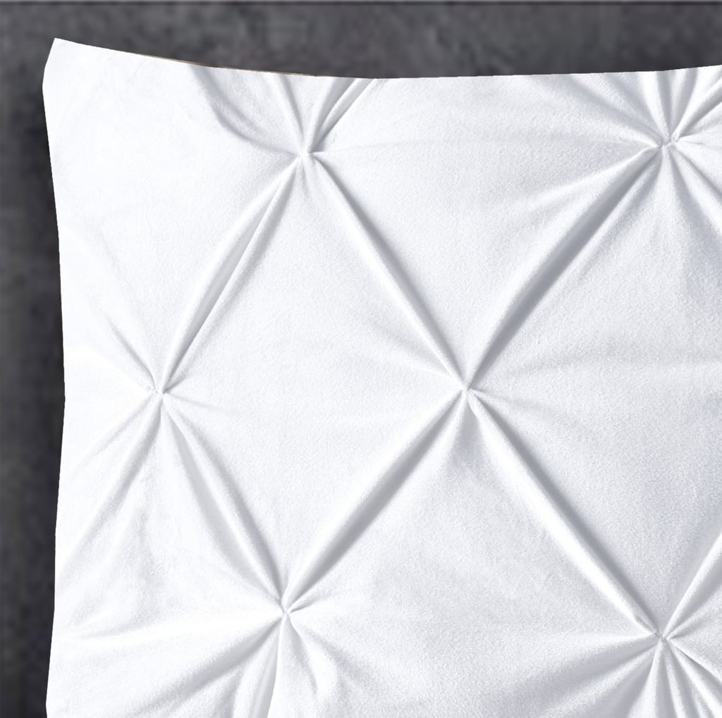 KOMPLET 2 PREVLEKE ZA VZGLAVNIKE VELVET PINTUCK WHITE 